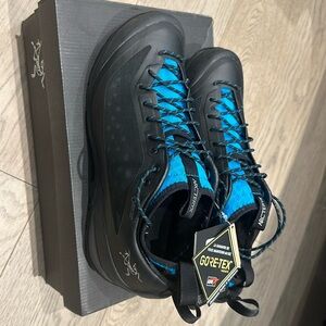 ARC’TERYX  Acrux2 FL M, New